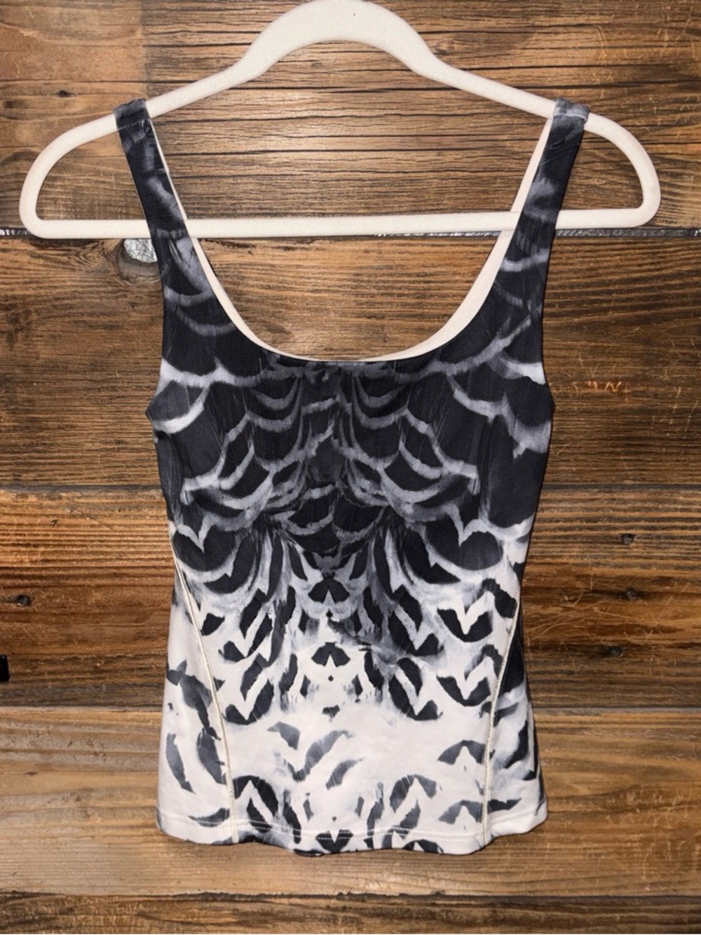 Lululemon Women's Black & White Print Tank Top